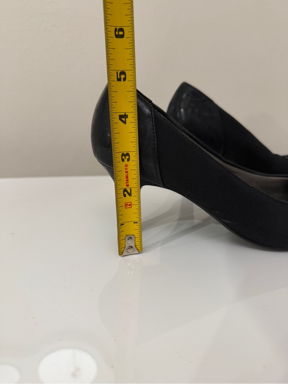 Life Stride Black Women's Mid Heel Pump